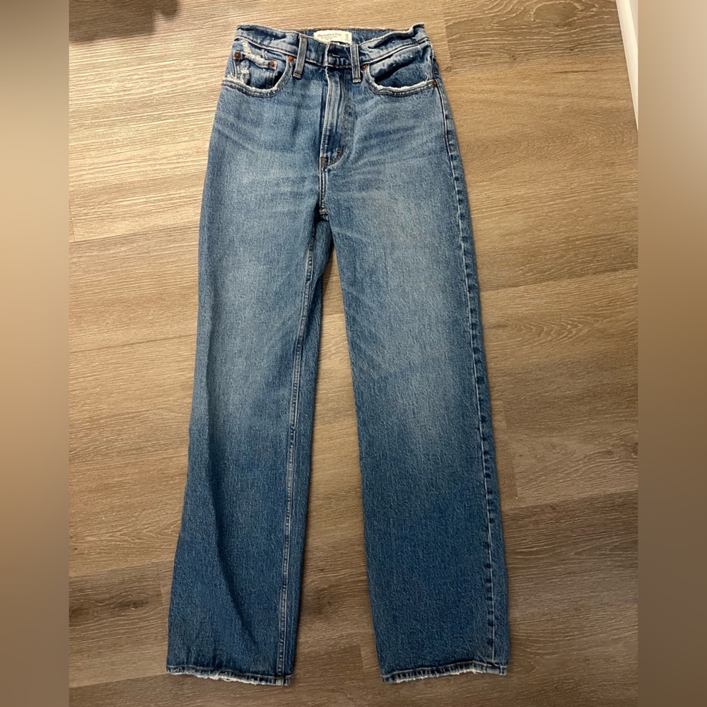 Abercrombie High Rise 90s Relaxed Jean